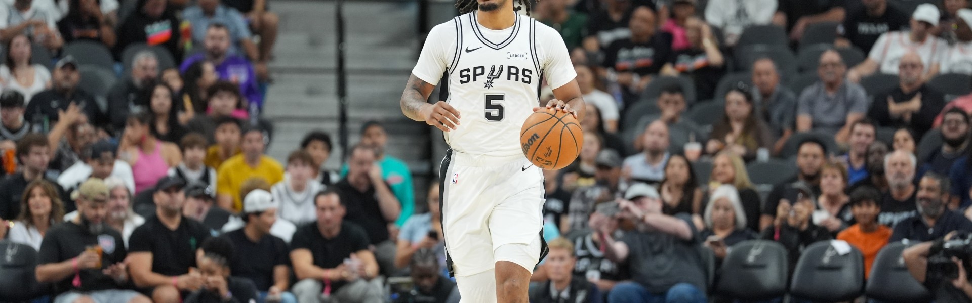 开云入口-前途无量！马刺队史21岁以下砍30+10+5：邓肯、文班、卡斯尔