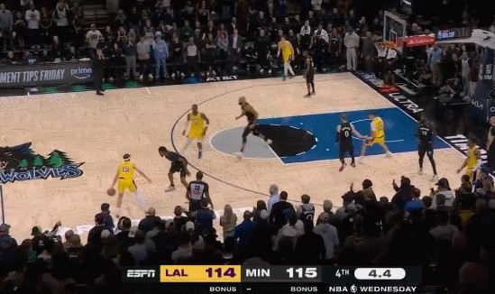 开云中国-里夫斯送压哨绝杀比肩韦斯特 你的里皇 确实猖狂！