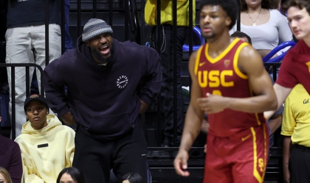 开云登录-NBA球员打NCAA！蒂格：让布朗尼回NCAA吧 反正他在NBA也打不上