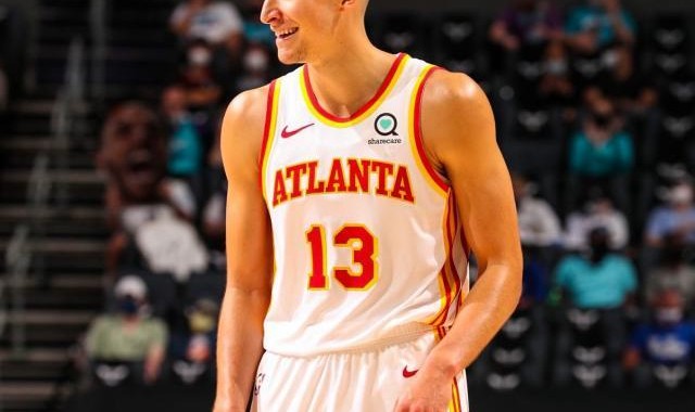 开云入口-8记三分射穿黄蜂 博格丹状态火爆扛起残阵老鹰