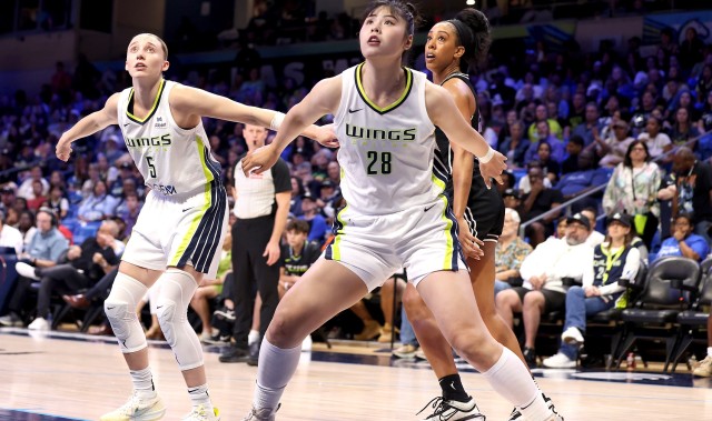 开云入口-李月汝谈佩奇：看起来酷酷的 实际上像个小孩一样爱开玩笑