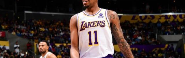 开云入口-第四节4中4独得11分 蒙克状态大热激活湖人进攻