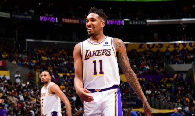 开云入口-第四节4中4独得11分 蒙克状态大热激活湖人进攻