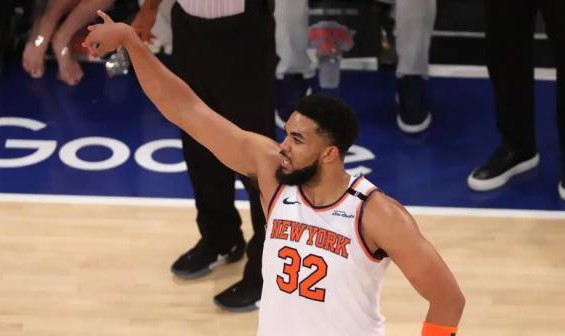 开云网页版-带伤作战拼下胜利！唐斯持续强硬 尼克斯希望重现