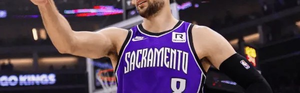 开云登录-拉文全场12投6中，三分6中3得到16分2篮板3助攻1抢断2盖帽