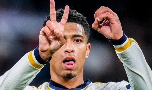 开云中国-【现场】皇马完胜黑马，伯纳乌兴极高唱“哈维留下来”