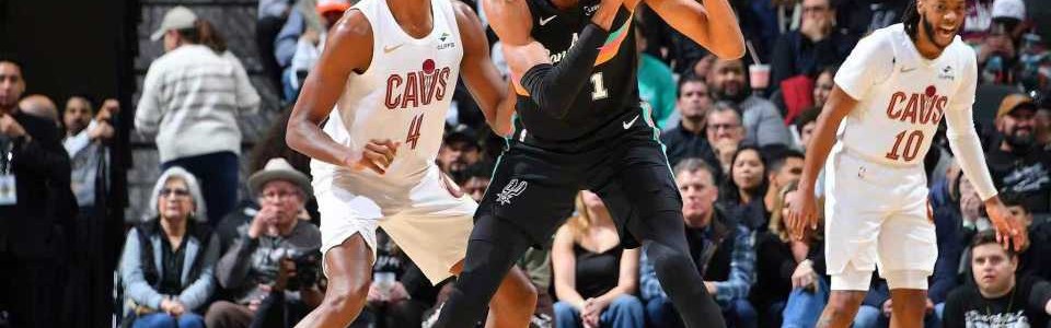 开云中国-文班26+14马刺遭骑士交锋7连杀 阿伦27+10福克斯复出13中4